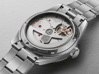 Oris Divers Sixty-Five Calibre 400 Automatik Edelstahl 38mm grünes Zifferblatt Metallband – Herrenuhren Uhr ohne Datum aus Edelstahl. Das Gehäuse ist rund und silber. Das Edelstahlarmband ist silber. Das Zifferblatt ist ein Index in grün. – Ansicht 3