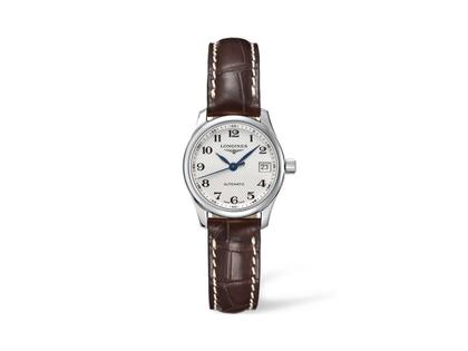 Longines Master Collection Automatik 25 mm weiß arabisch Lederband – Damenuhren Uhr mit Datum aus Edelstahl. Das Armband ist ein Lederarmband Kroko / Alligator. Der Zifferblatt ist arabisch.