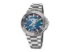 Oris Aquis Date Upcycle Calibre 400 Automatik Edelstahl 43,5mm mehrfarbiges Zifferblatt Metallband – Herrenuhren Uhr mit Datum aus Edelstahl und Wolfram. Das Gehäuse ist rund und silber. Das Edelstahlarmband ist silber. Das Zifferblatt ist ein Index in mehrfarbig.