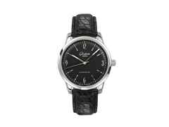 Glashütte Original Sixties Automatik Edelstahl 39mm schwarzes Zifferblatt schwarzes Lederband – Herrenuhren Uhr ohne Datum aus Edelstahl. Das Gehäuse ist rund und silber. Das Lederarmband Kroko / Alligator ist schwarz. Das Zifferblatt ist arabisch Index und schwarz.