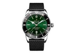 Breitling Superocean Heritage B20 Automatic 46 Edelstahl grünes Zifferblatt schwarzes Kautschukband – Herrenuhren Uhr mit Datum aus Edelstahl, Kautschuk und Keramik. Das Gehäuse ist rund und silber. Das Kautschuk / Kunststoff / Silikon Armband ist schwarz. Das Zifferblatt ist ein Index in grün.
