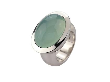 A. Odenwald Ring Weißgold 8mm mit blauem Calcedon 17,70ct – Ringe Ring mit Besatz in silber und aus 750 Weißgold.