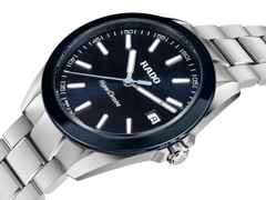 Rado HyperChrome Quarz Edelstahl 41,5mm blaues Zifferblatt Metallband – Herrenuhren Uhr mit Datum aus Edelstahl und Keramik. Das Gehäuse ist rund und silber. Das Edelstahlarmband ist silber. Das Zifferblatt ist ein Index in blau. – Ansicht 2