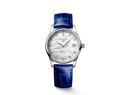 Longines Master Collection Automatik 34 mm Edelstahl Diamanten Lederband blau – Damenuhren Uhr mit Datum aus Edelstahl und Leder. Das Gehäuse ist rund und silber. Das Lederarmband ist blau. Das Zifferblatt ist ein Index in weiß.