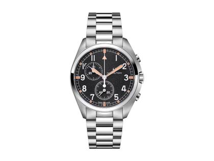 Hamilton Khaki Aviation Pilot Pioneer Chrono Quartz Edelstahl 41mm schwarzes Zifferblatt Metallband – Herrenuhren Chronograph aus Edelstahl. Das Gehäuse ist rund und silber. Das Edelstahlarmband ist silber. Das Zifferblatt ist arabisch Index und schwarz.
