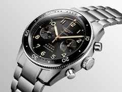 Longines Spirit Flyback Chronograph Automatik Edelstahl 42mm schwarzes Zifferblatt Metallband – Herrenuhren Chronograph aus Edelstahl und Keramik. Das Gehäuse ist rund und silber. Das Edelstahlarmband ist silber. Das Zifferblatt ist arabisch Index und schwarz. – Ansicht 4