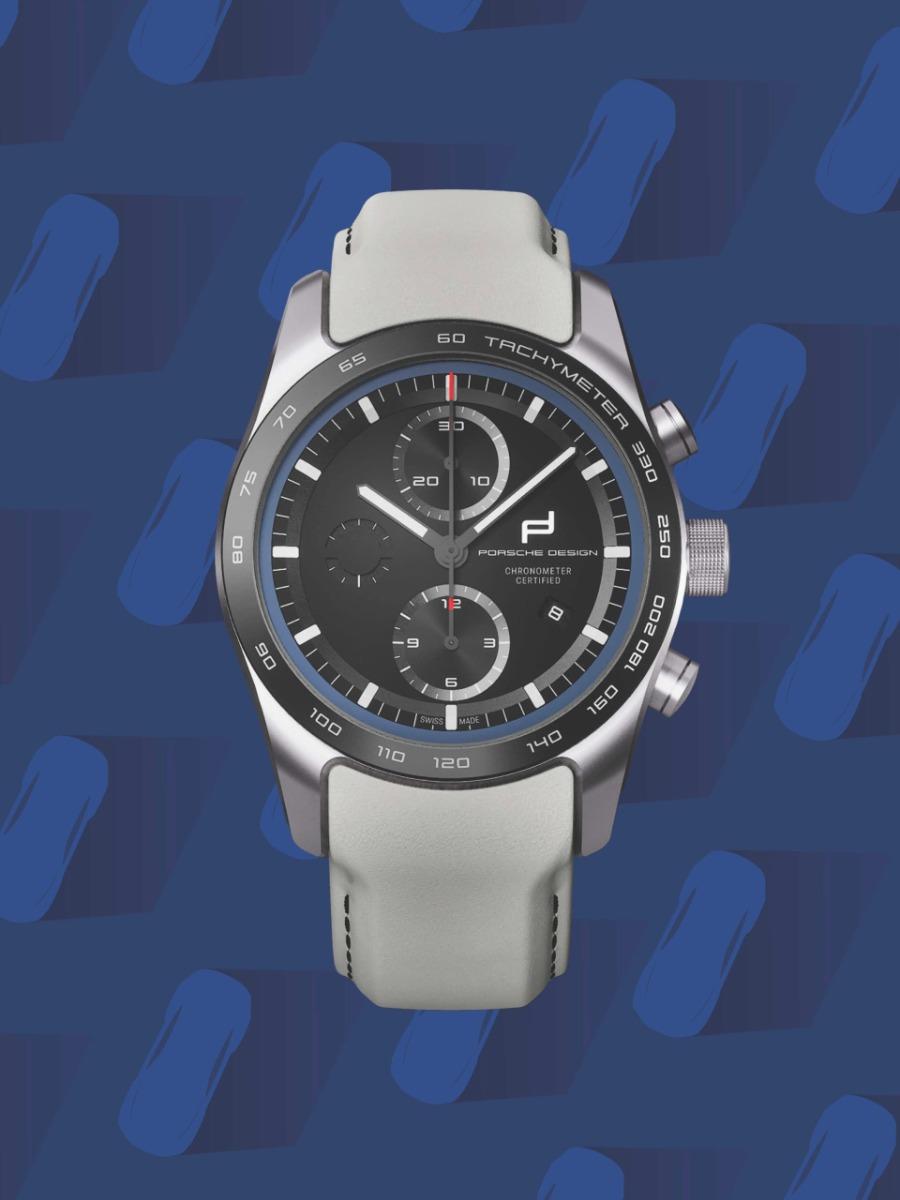 Porsche Design Custom Built Timepieces Watchmakers Choice "LuganoBlau" Chronograph Automatik Titan 42mm schwarzes Zifferblatt graues Lederband – Herrenuhren Chronograph aus Edelstahl, Leder und Titan. Das Gehäuse ist rund und grau. Das Lederarmband ist grau. Das Zifferblatt ist ein Index in schwarz. – Ansicht 5