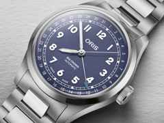 Oris Big Crown Pointer Date Automatik Edelstahl 40mm blaues Zifferblatt Metallband – Herrenuhren Uhr mit Datum aus Edelstahl. Das Gehäuse ist rund und silber. Das Edelstahlarmband ist silber. Das Zifferblatt ist arabisch und blau. – Ansicht 3