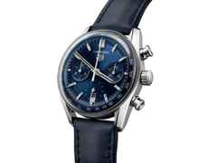 TAG Heuer Carrera Chronograph Automatik Edelstahl 39mm blaues Zifferblatt blaues Lederband – Herrenuhren Chronograph aus Edelstahl und Leder. Das Gehäuse ist rund und silber. Das Lederarmband ist blau. Das Zifferblatt ist ein Index in blau. – Ansicht 2