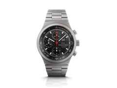 Porsche Design Chronograph 1 - All Titanium Numbered Edition – Herrenuhren Chronograph aus Edelstahl und PVD beschichtet. Das Gehäuse ist rund und silber. Das Titanarmband ist silber. Das Zifferblatt ist ein Index in schwarz.