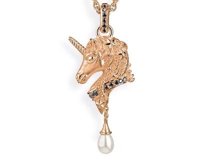 Drachenfels Design Sternenglanz und Schattentanz Anhänger Einhorn Bright groß Onyx Süßwasserperle rotgoldplattiert – Anhänger Anhänger mit Besatz aus 925 Silber.