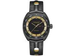 Hamilton American Classic Pan Europ Day Date Automatik Edelstahl schwarz beschichtet schwarz Lederband schwarz – Herrenuhren Uhr mit Datum aus Edelstahl und Leder. Das Gehäuse ist rund und schwarz. Das Lederarmband ist schwarz. Das Zifferblatt ist ein Index in schwarz.