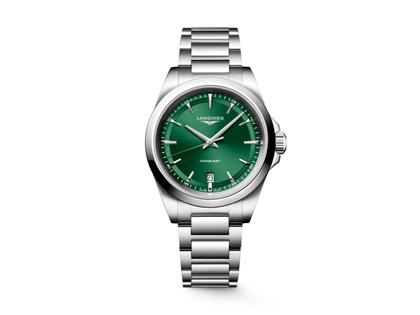 Longines Conquest Quarz Edelstahl 38mm grünes Zifferblatt Metallband – Herrenuhren Uhr mit Datum aus Edelstahl. Das Gehäuse ist rund und silber. Das Edelstahlarmband ist silber. Das Zifferblatt ist ein Index in grün.