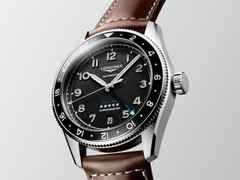 Longines Spirit Zulu Time Automatik Edelstahl 39mm schwarzes Zifferblatt braunes Lederband – Herrenuhren Uhr mit Datum aus Edelstahl, Keramik und Leder. Das Gehäuse ist rund und silber. Das Lederarmband ist braun. Das Zifferblatt ist arabisch Index und schwarz. – Ansicht 2