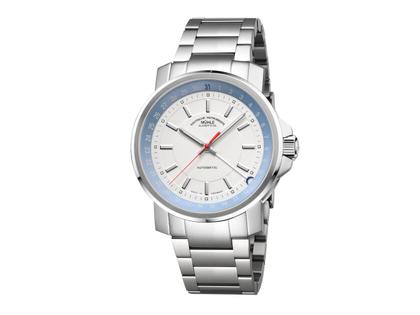 Mühle Glashütte 29er Big Zeigerdatum Automatik Edelstahl 42,4mm weißes Zifferblatt Metallband – Herrenuhren Uhr mit Datum aus Edelstahl. Das Gehäuse ist rund und silber. Das Edelstahlarmband ist silber. Das Zifferblatt ist ein Index in weiß.