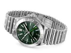 Breitling Chronomat Automatic GMT 40 Deutschland Edition grünes Zifferblatt Metallband – Herrenuhren Uhr mit Datum aus 950 Platin und Edelstahl. Das Gehäuse ist rund und silber. Das Edelstahlarmband ist silber. Das Zifferblatt ist ein Index in grün. – Ansicht 3