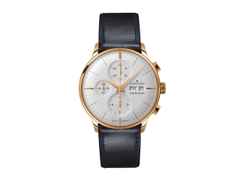 Junghans Meister Chronoscope Automatik Edelstahl Roségold-PVD 41mm versilbertes Zifferblatt schwarzes Lederband – Herrenuhren Chronograph aus Edelstahl, Leder, PVD beschichtet und vergoldet. Das Gehäuse ist rund und roségold. Das Lederarmband ist schwarz. Das Zifferblatt ist ein Index in silber.