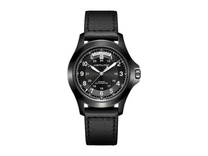 Herrenuhren Uhr mit Datum aus Edelstahl und PVD beschichtet. Das Gehäuse ist rund und schwarz. Das Lederarmband ist schwarz. Das Zifferblatt ist arabisch Index und schwarz.
