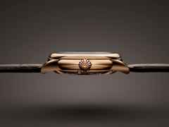 Frederique Constant Classic Tourbillon Manufacture Limited Edition Automatik Roségold 39mm dunkles Zifferblatt braunes Lederband – Herrenuhren Uhr ohne Datum aus 750 Rotgold. Das Gehäuse ist rund und roségold. Das Lederarmband Kroko / Alligator ist braun. Das Zifferblatt ist ein Index in grau. – Ansicht 5
