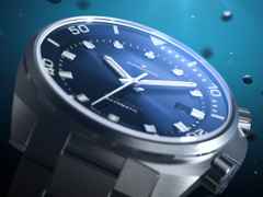 Junghans Aquaris Blue Automatik Edelstahl 47mm blaues Zifferblatt Metallband und blaues Kautschukband – Herrenuhren Uhr mit Datum aus Edelstahl und Kautschuk. Das Gehäuse ist rund und silber. Das Edelstahlarmband ist silber. Das Zifferblatt ist ein Index in blau. – Ansicht 3