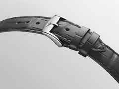 Longines Flagship Heritage Automatik Edelstahl 38,5mm graues Zifferblatt graues Lederband – Herrenuhren Uhr mit Datum aus Edelstahl und Leder. Das Gehäuse ist rund und silber. Das Lederarmband Kroko / Alligator ist grau. Das Zifferblatt ist ein Index in grau. – Ansicht 5