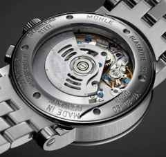 Mühle Glashütte Teutonia II Chronograph Automatik Edelstahl 42mm silbernes Zifferblatt Metallband – Herrenuhren Chronograph aus Edelstahl. Das Gehäuse ist rund und silber. Das Edelstahlarmband ist silber. Das Zifferblatt ist ein Index in silber. – Ansicht 2