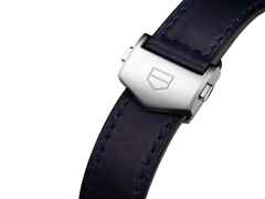 TAG Heuer Carrera Chronograph Automatik Edelstahl 39mm blaues Zifferblatt blaues Lederband – Herrenuhren Chronograph aus Edelstahl und Leder. Das Gehäuse ist rund und silber. Das Lederarmband ist blau. Das Zifferblatt ist ein Index in blau. – Ansicht 5