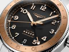 Longines Spirit Zulu Time 1925 Automatik Edelstahl 39mm schwarzes Zifferblatt Metallband – Herrenuhren Uhr mit Datum aus 750 Rotgold und Edelstahl. Das Gehäuse ist rund und silber. Das Edelstahlarmband ist silber. Das Zifferblatt ist arabisch Index und schwarz. – Ansicht 2