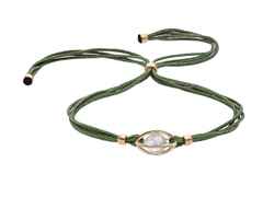 Leo Wittwer Rough Cut Mini 750/- Roségold mit ungeschliffenen Diamant grün Paracord – Armschmuck Armband in grün und aus 750 Rotgold.