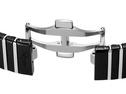 Rado Anatom Automatik Keramik 32,5mm schwarzes Zifferblatt schwarzes Keramikband – Damenuhren Uhr mit Datum aus Edelstahl und Keramik. Das Gehäuse ist rechteckig und schwarz. Das Keramikarmband ist schwarz. Das Zifferblatt ist ein Index in schwarz. – Ansicht 5
