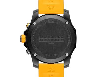 Breitling Endurance Pro 44 Chronograph Quarz Breitlight schwarzes Zifferblatt gelbes Kautschukband – Herrenuhren Chronograph aus Sonstiges. Das Gehäuse ist rund und schwarz. Das Kautschuk / Kunststoff / Silikon Armband ist gelb. Das Zifferblatt ist arabisch und schwarz. – Ansicht 2