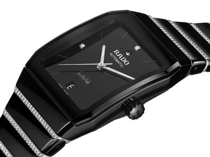 Rado Anatom Automatik Keramik 32,5mm schwarzes Zifferblatt schwarzes Keramikband mit Brillanten 0,634ct – Damenuhren Uhr mit Datum aus Edelstahl und Keramik. Das Gehäuse ist rechteckig und schwarz. Das Keramikarmband ist schwarz. Das Zifferblatt ist ein Index in schwarz. – Ansicht 2