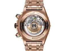 Breitling Super Chronomat B01 44 Automatik Rotgold braunes Zifferblatt Rotgoldband – Herrenuhren Chronograph aus 750 Rotgold. Das Gehäuse ist rund und roségold. Das Goldarmband ist roségold. Das Zifferblatt ist ein Index in braun. – Ansicht 2