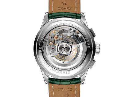 Breitling Premier B01 Chronograph 42 Automatik Edelstahl grünes Zifferblatt grünes Lederband – Herrenuhren Chronograph aus Edelstahl. Das Gehäuse ist rund und silber. Das Lederarmband Kroko / Alligator ist grün. Das Zifferblatt ist ein Index in grün. – Ansicht 4
