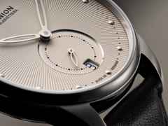 Union Glashütte Seris Automatik Edelstahl 36mm beiges Zifferblatt braunes Lederband – Damenuhren Uhr mit Datum aus Edelstahl und Leder. Das Gehäuse ist rund und silber. Das Lederarmband ist braun. Das Zifferblatt ist ein Index in beige. – Ansicht 4