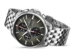 Junghans Meister S Chronoscope Automatik Edelstahl 45mm grünes Zifferblatt Metallband – Herrenuhren Chronograph aus Edelstahl. Das Gehäuse ist rund und silber. Das Edelstahlarmband ist silber. Das Zifferblatt ist ein Index in grün. – Ansicht 2