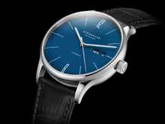 Sternglas Berlin Automatik Edelstahl 38mm blaues Zifferblatt schwarzes Lederband – Herrenuhren Uhr mit Datum aus Edelstahl und Leder. Das Gehäuse ist rund und silber. Das Lederarmband ist schwarz. Das Zifferblatt ist ein Index in blau. – Ansicht 5