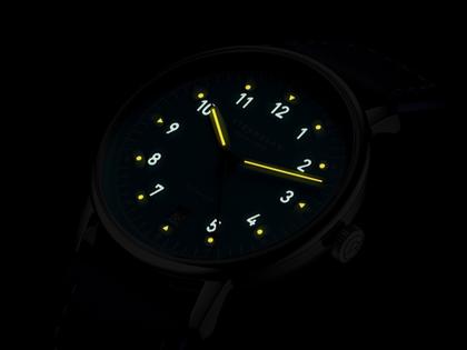 Sternglas Lumatik Automatik Edelstahl 38mm hellblaues Zifferblatt hellblaues Textilband – Herrenuhren Uhr mit Datum aus Edelstahl und Leder. Das Gehäuse ist rund und silber. Das Textilarmband ist blau. Das Zifferblatt ist arabisch Index und blau. – Ansicht 5