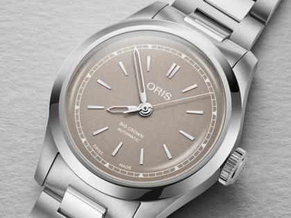 Oris Big Crown Automatik Edelstahl 34mm beiges Zifferblatt Metallband – Damenuhren Uhr ohne Datum aus Edelstahl. Das Gehäuse ist rund und silber. Das Edelstahlarmband ist silber. Das Zifferblatt ist ein Index in beige. – Ansicht 3