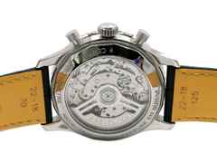 Breitling Navitimer B01 Chronograph 43 Automatik Edelstahl kupferfarbenes Zifferblatt schwarzes Lederband AB0138241K1P1 Full Set mit Garantie Occasion – Herrenuhren Chronograph aus Edelstahl und Leder. Das Gehäuse ist rund und silber. Das Lederarmband ist schwarz. Das Zifferblatt ist ein Index in roségold. – Ansicht 2