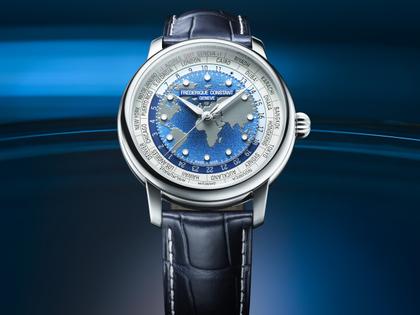 Frederique Constant Manufacture Classic Worldtimer Automatik Edelstahl 40mm blaues Zifferblatt blaues Lederband – Herrenuhren Uhr ohne Datum aus Edelstahl und Leder. Das Gehäuse ist rund und silber. Das Lederarmband Kroko / Alligator ist blau. Das Zifferblatt ist ein Index in blau. – Ansicht 4
