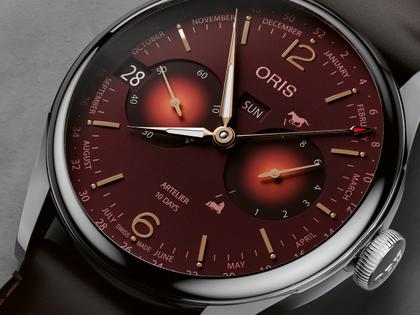 Oris Artelier Calibre 113 Year of the Horse Handaufzug Edelstahl 43mm rotes Zifferblatt braunes Lederband limitiert – Herrenuhren Uhr mit Datum aus Edelstahl und Leder. Das Gehäuse ist rund und silber. Das Lederarmband ist braun. Das Zifferblatt ist arabisch Index und rot. – Ansicht 6