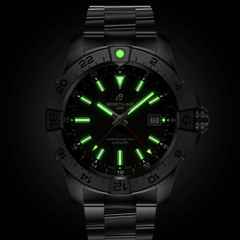 Breitling Avenger GMT 44 Automatik Edelstahl schwarzes Zifferblatt Metallband – Herrenuhren Uhr mit Datum aus Edelstahl. Das Gehäuse ist rund und silber. Das Edelstahlarmband ist silber. Das Zifferblatt ist ein Index in schwarz. – Ansicht 7