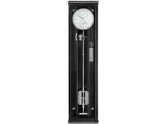 Erwin Sattler Präzisionspendeluhr Wanduhr Classica Secunda 1985 M schwarz – Großuhren Wanduhr aus . Das Gehäuse ist rechteckig und schwarz. Das Zifferblatt ist römisch Index und silber.