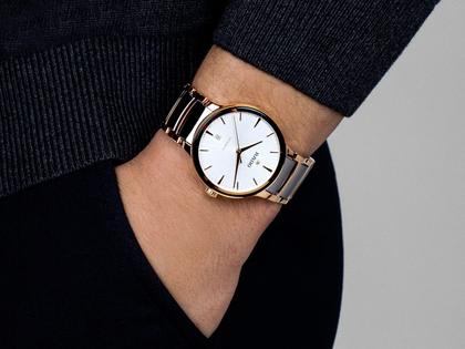 Rado Centrix Automatik Edelstahl Roségold-PVD 39,5mm weißes Zifferblatt Metallband – Herrenuhren Uhr mit Datum aus Edelstahl, Keramik und PVD beschichtet. Das Gehäuse ist rund und roségold. Das Keramikarmband ist grau. Das Zifferblatt ist ein Index in weiß. – Ansicht 7