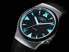 Mühle Glashütte S.A.R. Mission-Timer TITAN Automatik 43mm schwarzes Zifferblatt schwarzes Kautschukband – Herrenuhren Uhr mit Datum aus Keramik und Titan. Das Gehäuse ist rund und silber. Das Kautschuk / Kunststoff / Silikon Armband ist schwarz. Das Zifferblatt ist ein Index in schwarz. – Ansicht 2