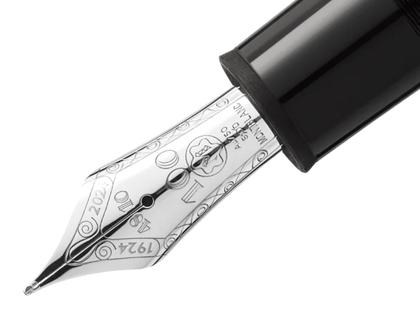 Montblanc The Origin Collection 149 Füllfederhalter M Edelharz platinumbeschichtet – Schreibgeräte Füllfederhalter in schwarz und aus 585 Gelbgold, Edelharz, platiniert und rhodiniert. – Ansicht 2
