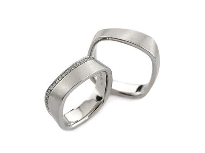 Henrich & Denzel Trauringpaar Platin eckig mit Brillanten 0,260ct – Ringe Trauring mit Besatz in silber und aus 950 Platin.
