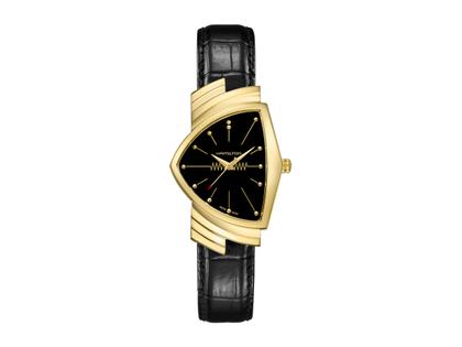 Hamilton Ventura Quartz Edelstahl PVD-Gelbgold 32x50mm schwarzes Zifferblatt Lederband – Damenuhren Uhr ohne Datum aus Edelstahl. Das Gehäuse ist sonstige Form und gelbgold. Das Lederarmband ist schwarz. Das Zifferblatt ist ein Index in schwarz.
