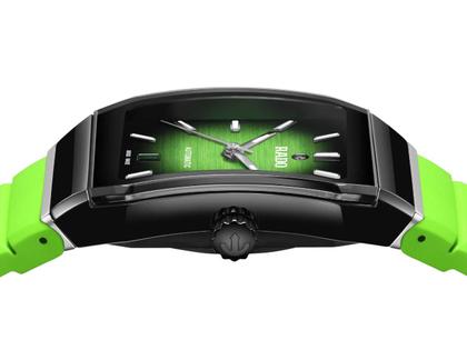 Rado Anatom Automatik Keramik 32,5mm schwarz-grünes Zifferblatt grünes Kautschukband – Damenuhren Uhr mit Datum aus Edelstahl, Kautschuk, Keramik und PVD beschichtet. Das Gehäuse ist rechteckig und schwarz. Das Kautschuk / Kunststoff / Silikon Armband ist grün. Das Zifferblatt ist ein Index in grün. – Ansicht 3